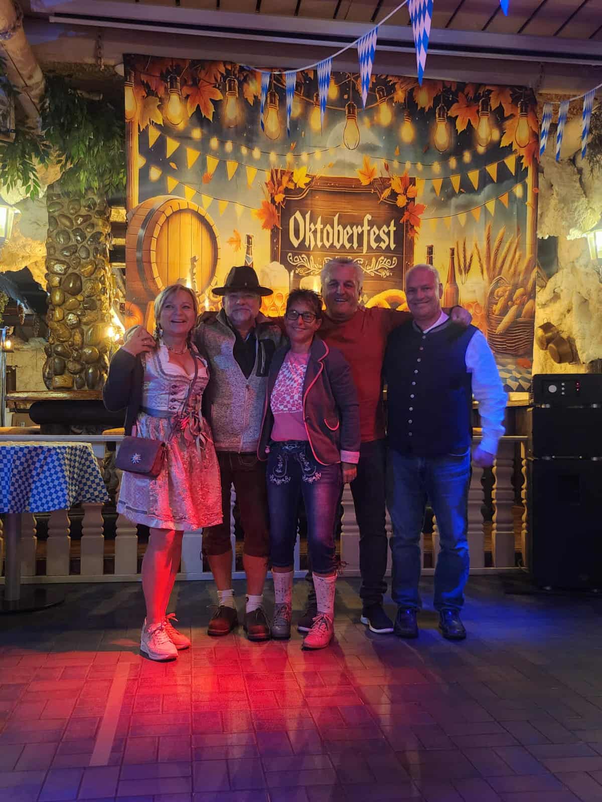 Moonlight Lounge - WhatsApp Image 2026-01-04 at 22.54.27 (6).jpeg